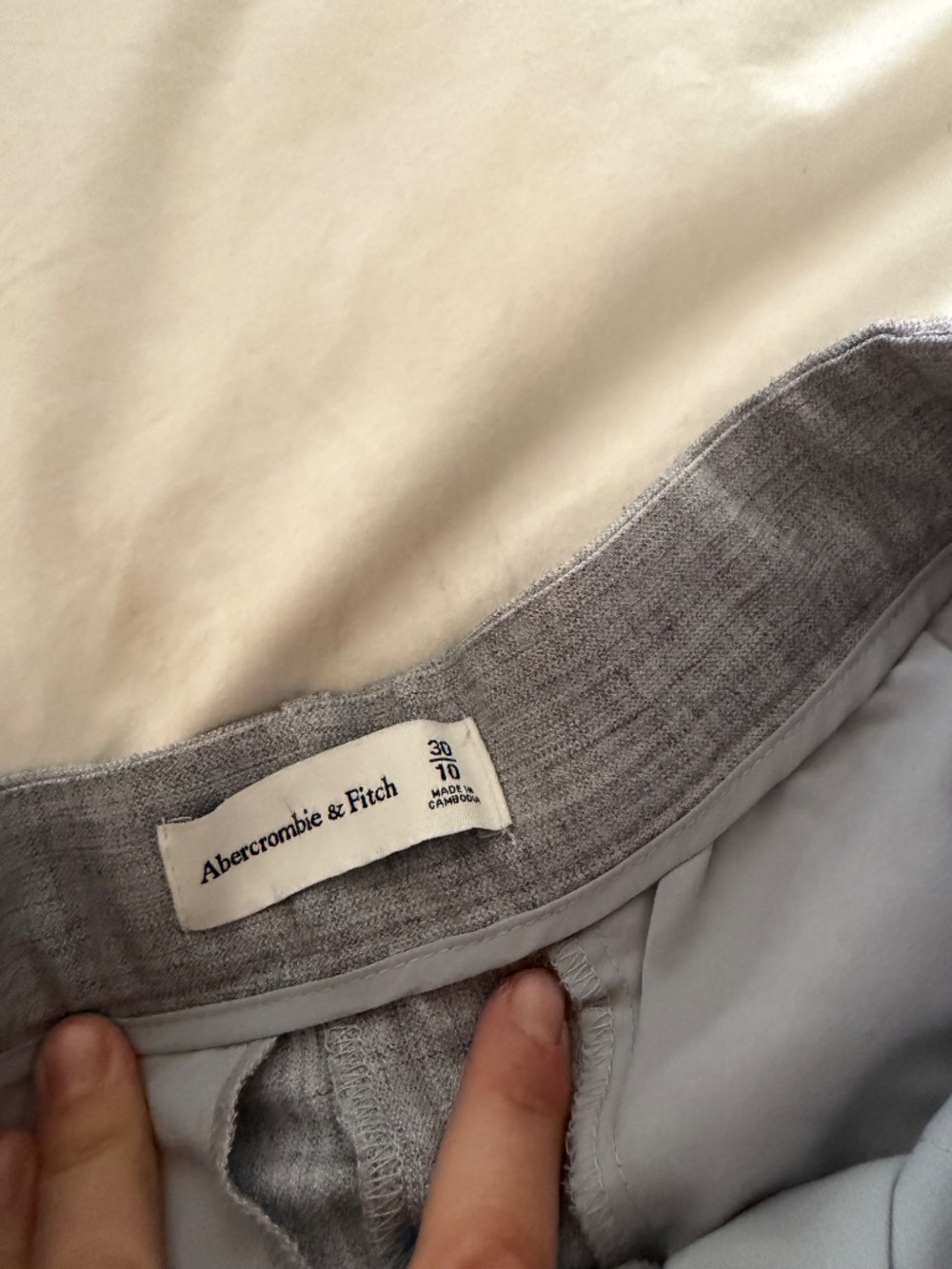 A&F Sloane Tailored Short - Picture 2 of 3